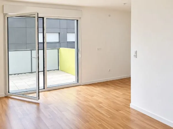 T3 avec parking et balcon à VEZIN LE COQUET