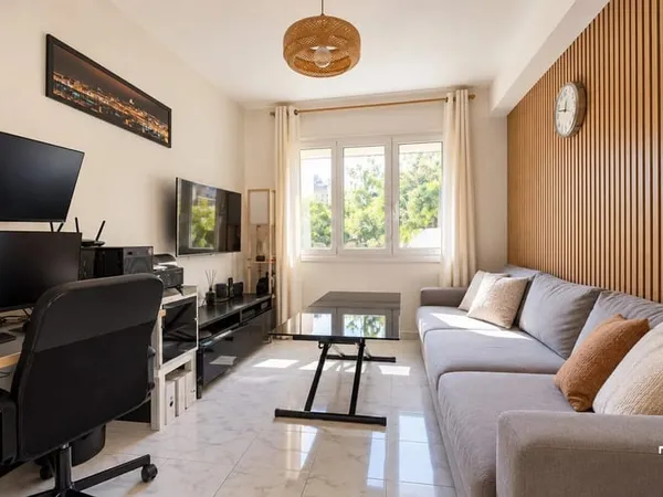 URBAN CHARM - Appartement T4 de 59m2 - Cave - 13004 LONGCHAMP