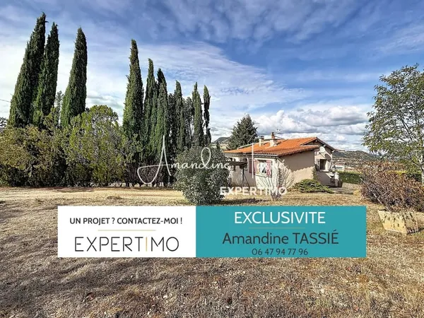 Au calme sur les hauteurs, une maison à rénover avec terrain