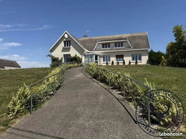Maison 12 pièces 260 m²