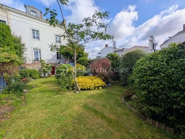Demeure 7 pièces 198 m²