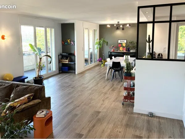 Appartement 130 m² dernier étage - 2 terrasses - 2 garages - rénovation complète en 2024
