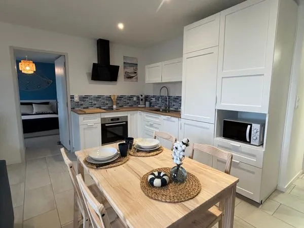 Appartement T2 rénové à neuf avec garage et jardin - Montrond-les-Bains