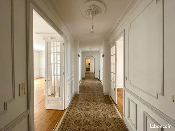 Appartement 5 pièces 174 m²