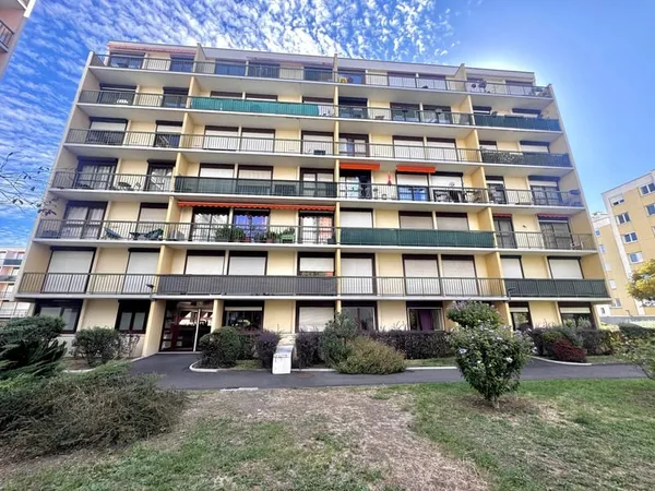 T3 de 66m2 avec balcon et parking, CLERMONT-FERRAND