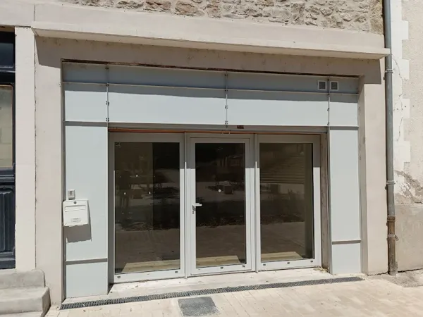 Local commercial 1 pièce 27 m²
