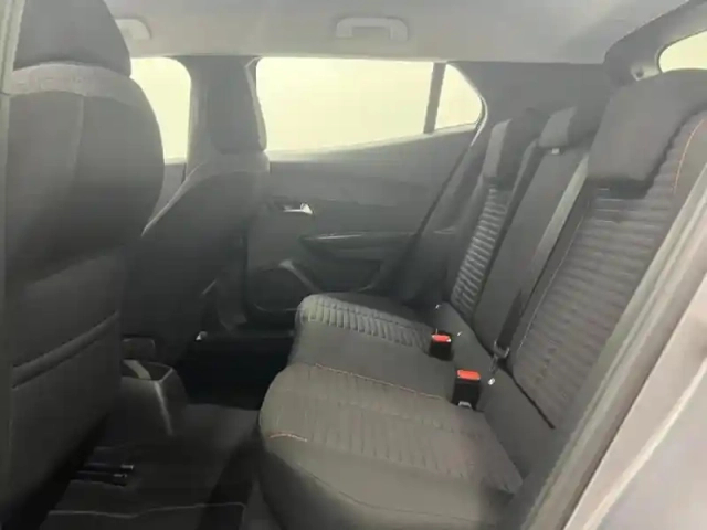 Peugeot 2008 1.2 puretech 130ch s&amp;s active pack — photo 8