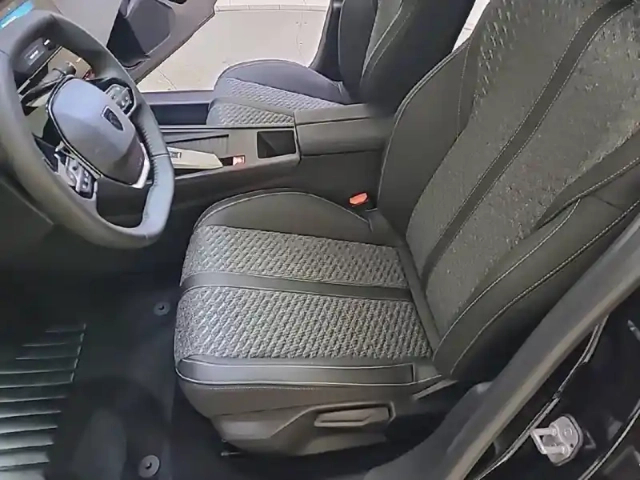 Peugeot 308 hybrid 145 e-dcs6 — photo 11