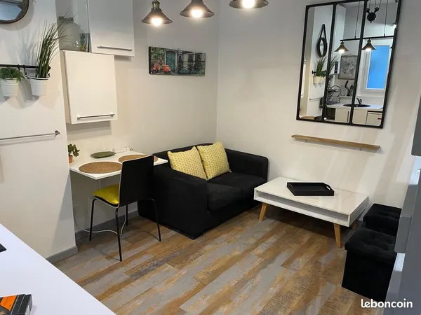 La Rochelle, Hyper-centre, appart T2 en dernier étage