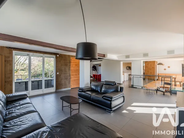 Maison 8 pièces 296 m²