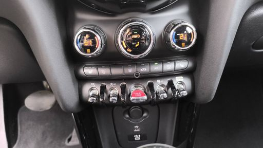 Mini Mini 1.5 Cooper 136 BVA7 - Camden – 2021 – 103085 km – Essence – Boîte Automatique — photo 14