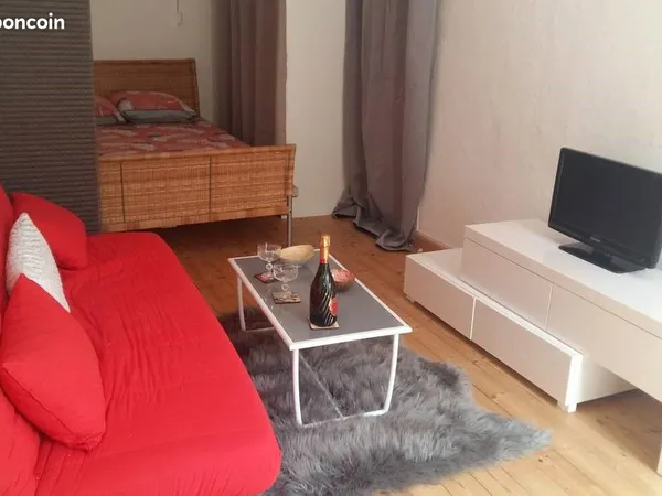 Studio meublé calme centre ville tout compris