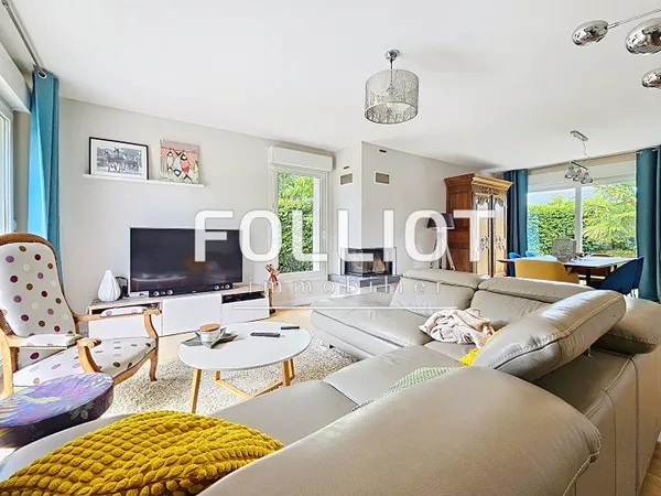 Maison 7 pièces 6 chambres à vendre à Cresserons - vie au RDC