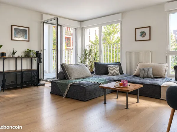 Chambre meublée de 14 m² à 675 /mois CC