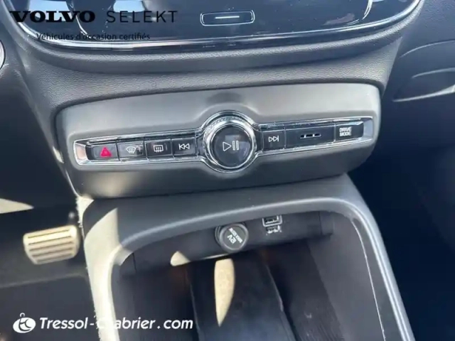 Volvo Xc40 d3 adblue 150 ch geartronic 8 r-design — photo 13