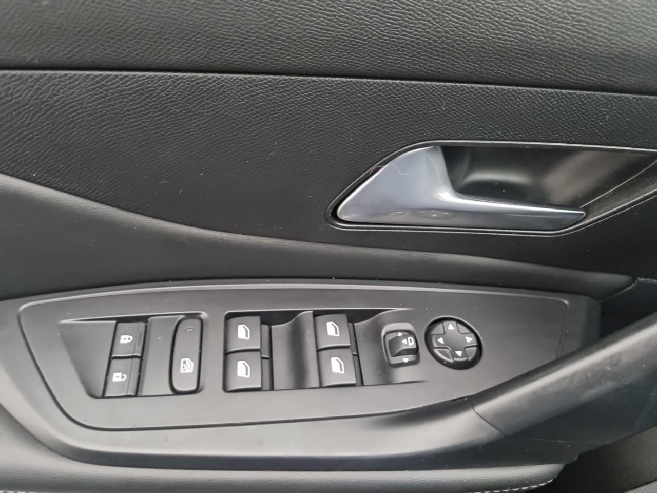 Peugeot 308 puretech 130ch s&s eat8 allure pack — photo 30