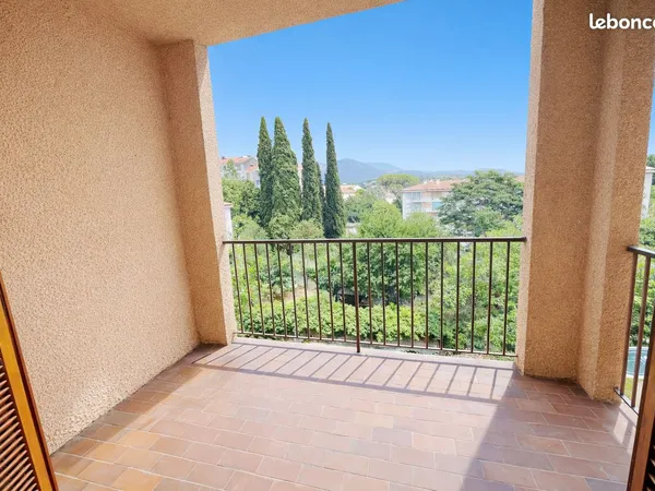 Grand T2 avec terrasse et parking à CORTE