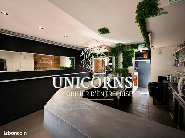 Local commercial 160 m²