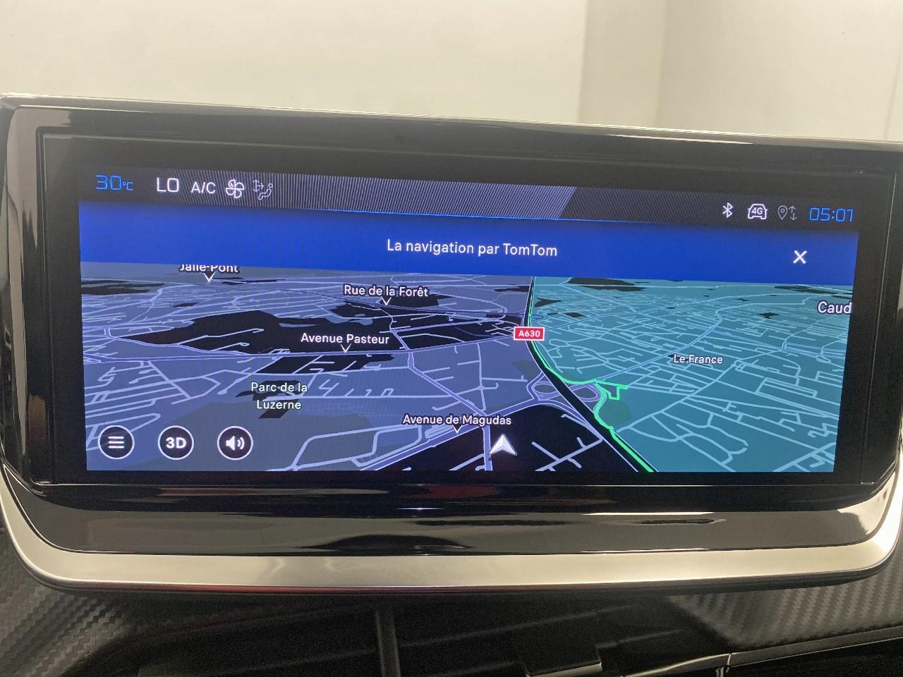Peugeot 2008 hybrid 145 e-dcs6 allure — photo 13