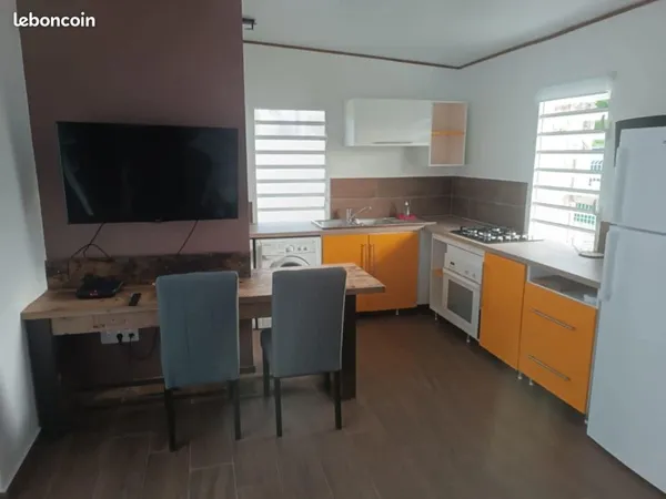Petite maison T2 meublé dégrad des cannes
