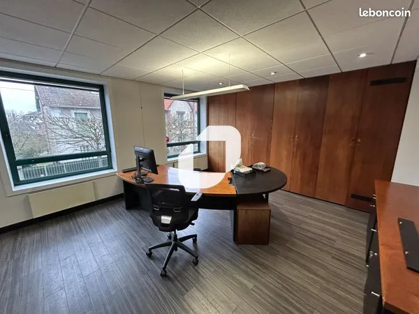 Bureau 1 260 m²