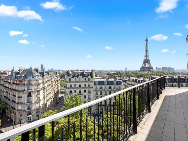 Paris XVIe - Pont d'Alma - Vues exceptionnelles et grand balcon