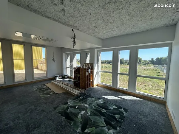 Bureau 145 m²