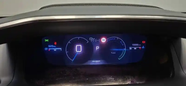 Peugeot 2008 hybrid 136 e-dcs6 — photo 22