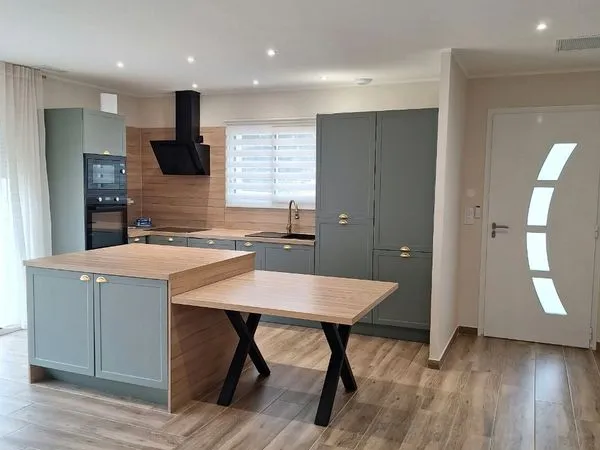 Vente villa neuve 84 m2, 3 chambres, séjour cuisine 40 m2,cuisine équipée, 2 terrasses,2 places de s