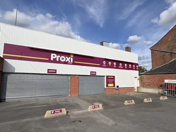Local 400 m² Sains-du-Nord