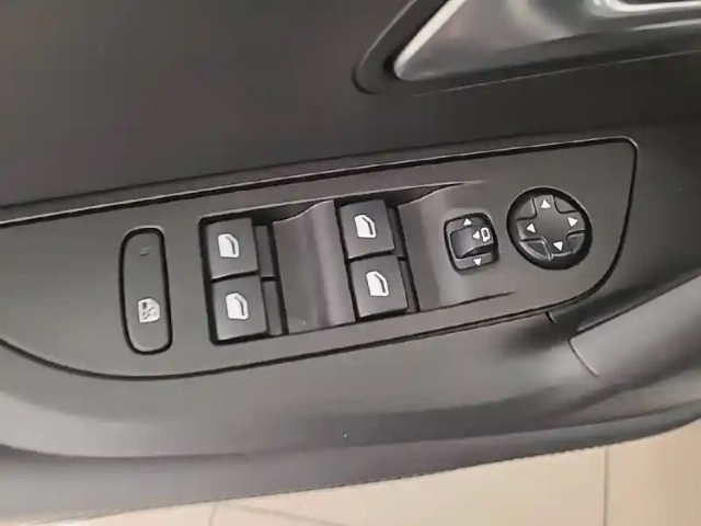Peugeot 2008 bluehdi 130 s&amp;s eat8 — photo 99