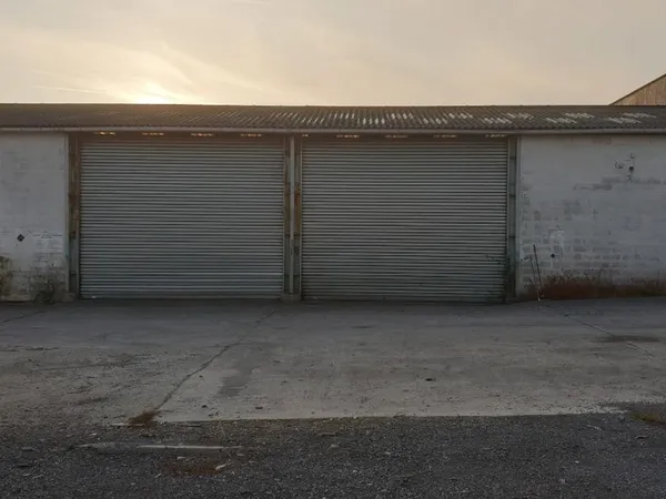 Hangar entrepôt 350m2