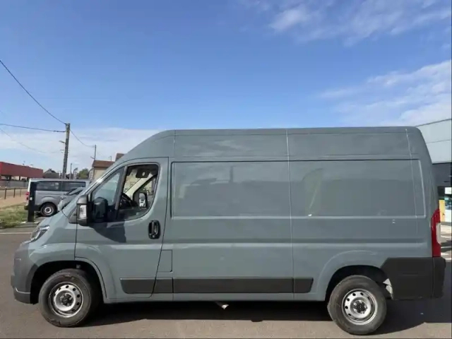 Opel Movano fg l2h2 3.0 120ch s&amp;s pack premium connect — photo 8