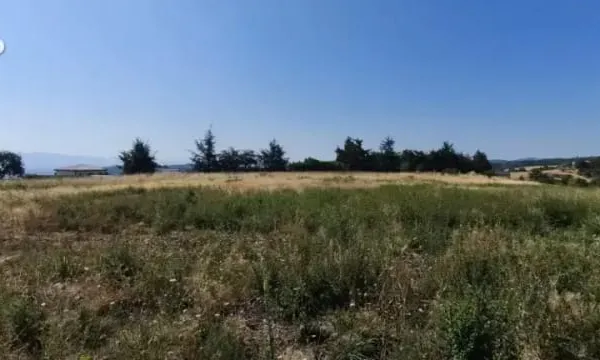 Terrain 701 m²