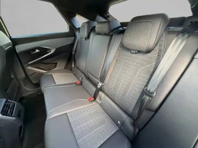 Peugeot 3008 hybrid 145 e-dcs6 — photo 12