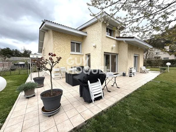 MAISON À VENDRE DE 6 PIÈCES DE 144,16 M²