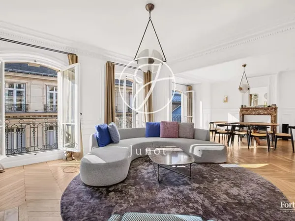 Paris 16e PLACE VICTOR HUGO - Appartement - 5 pièces - 123,96m² Carrez - 3 chambres - Lumineux.