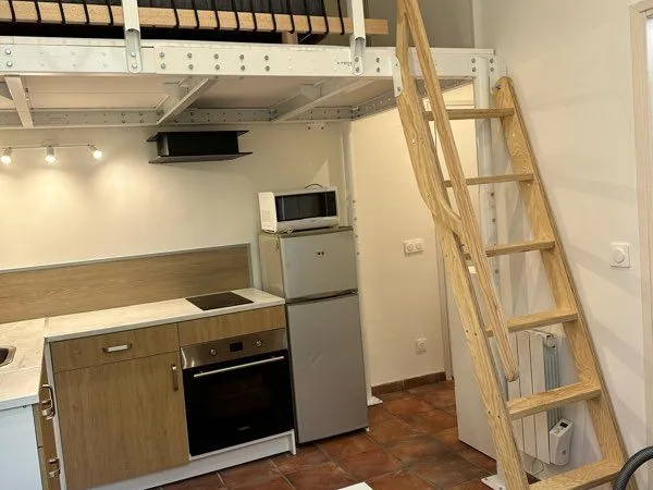 Studio meublé 18 m² - Place d'Armes - Toulon centre - 600 CC