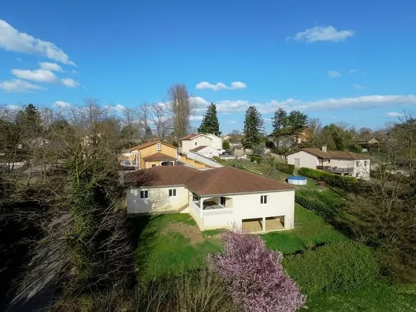 Maison de plain-pied 5 pièces 165 m²