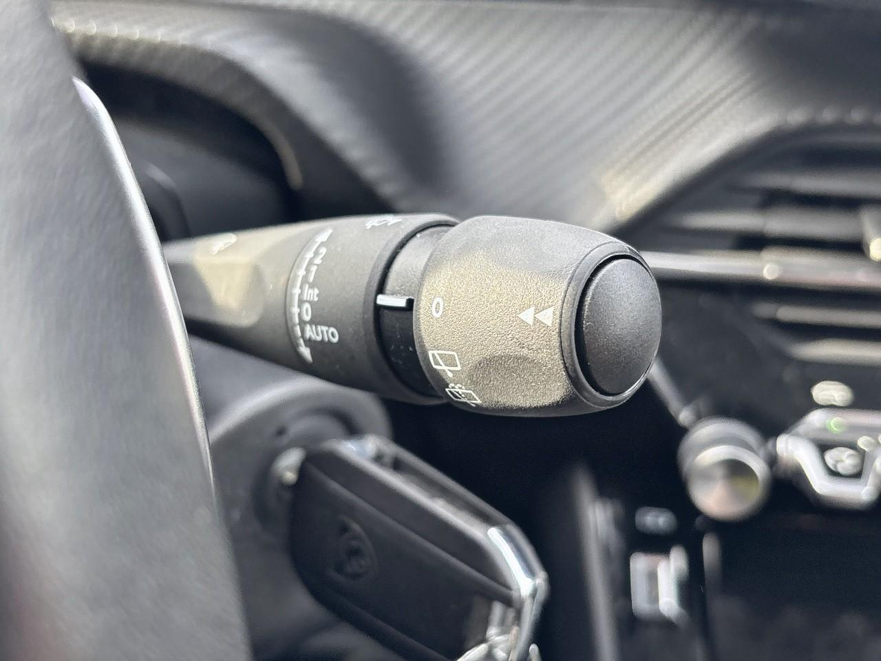 Peugeot 208 1.2 hybrid 110ch allure e-dcs6 — photo 23
