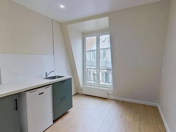 Studio 1 pièce 10 m²