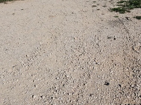 Loue terrain commercial 400m avec bungalow dessus eau et électricité
