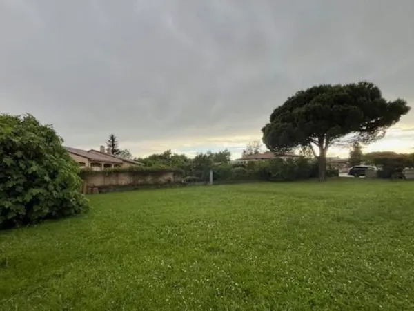 Terrain 550 m²