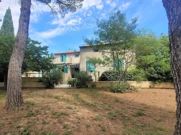 Maison 11 pièces 243 m²