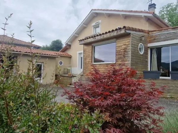 BOUSSENS proche maison de 130 m² avec gite et dépendance sur 980 m² de terrain clos