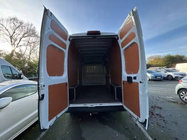 Peugeot Boxer fourgon tole 3.5 t l3h3 140 s&amp;s bvm6 — photo 26