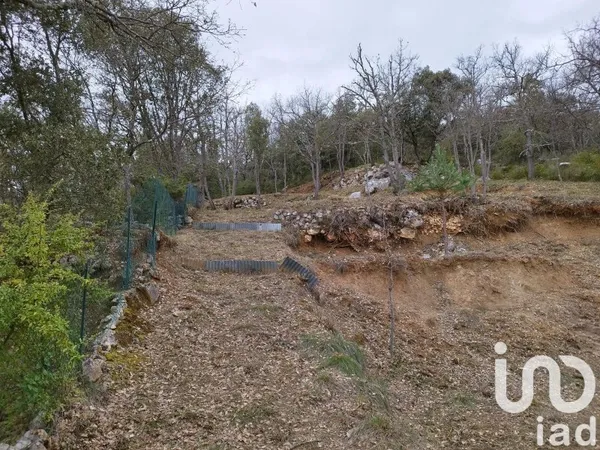 Terrain 984 m²