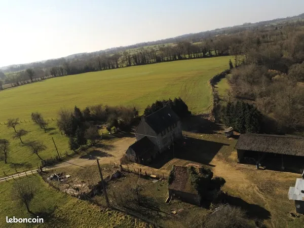 Ferme avec Maison et nombreux bâtiments