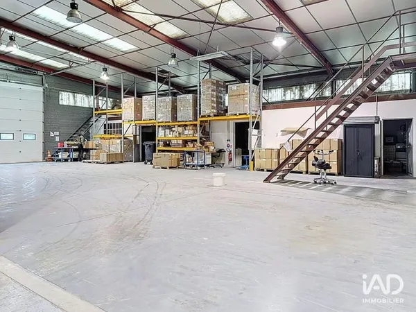 Immeuble commercial 1280 m²