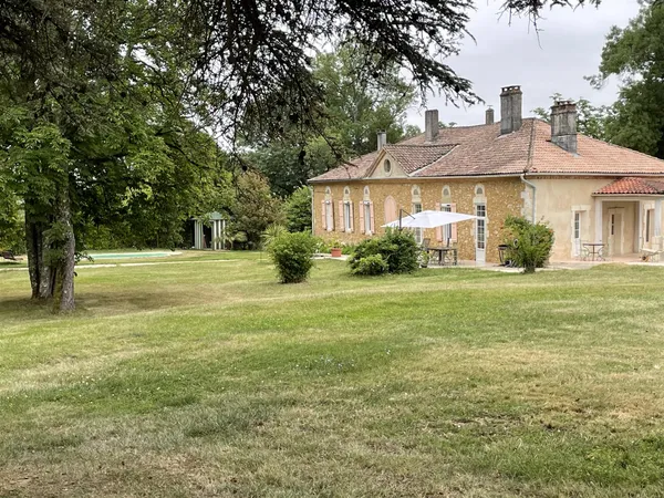 Belle Maison De Plain Pied dans le Gers